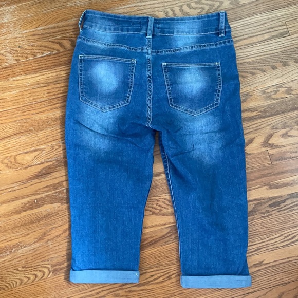 Capri Jeans - Picture 2 of 2